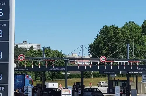 Station Service Cora